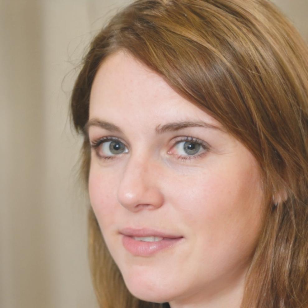 Dra. Elena Martínez, Directora de Investigación Financiera
